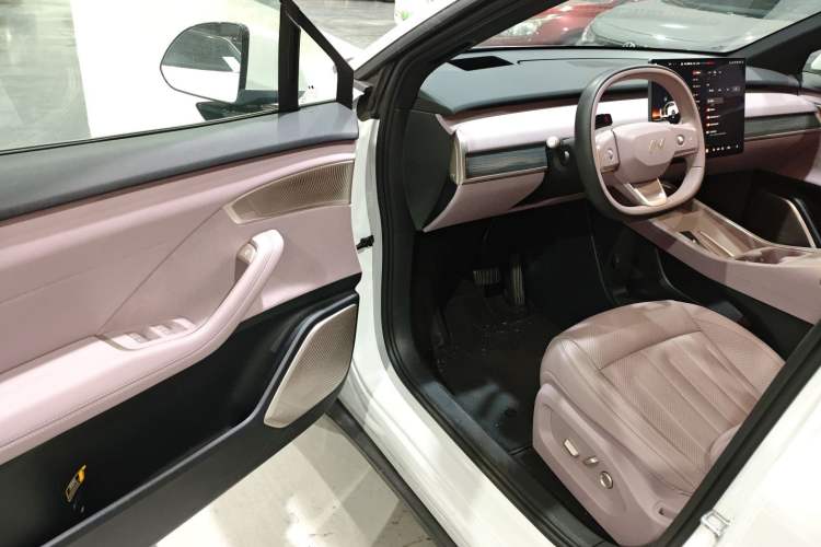 Used ONVO L60 2024 60 kWh Rear-Drive Version
