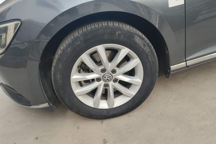 Used Volkswagen Magotan 2017 330TSI DSG Leading Model
