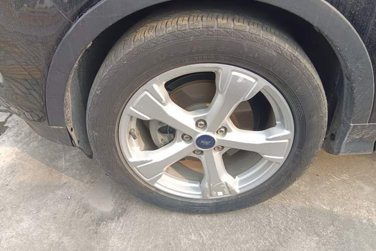 Used Ford Kuga 2017 EcoBoost 180 Two-Wheel-Drive Tiger Leap Model
