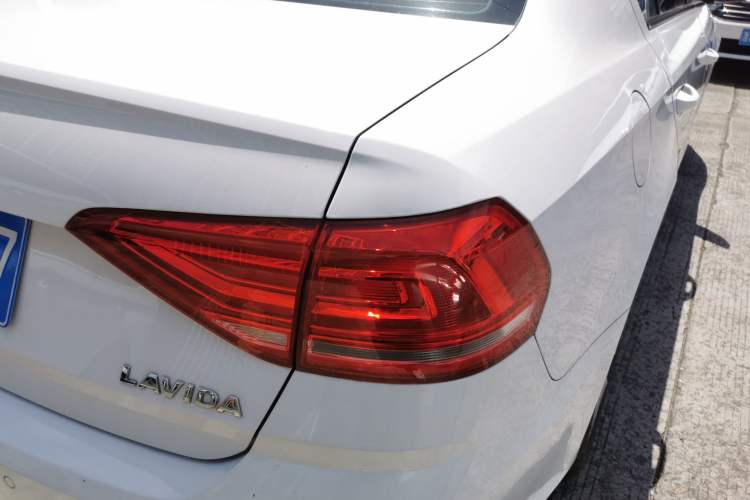 Used Volkswagen Lavida 2017 1.6L Automatic Fashion Edition
