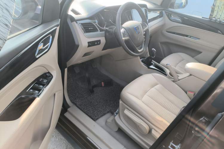 Used Baojun 730 2016 1.8L Manual Luxury Edition 7 Seats
