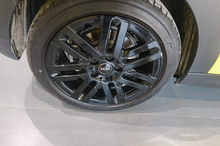 Used MINI MINI 2025 1.5T COOPER Classic Edition