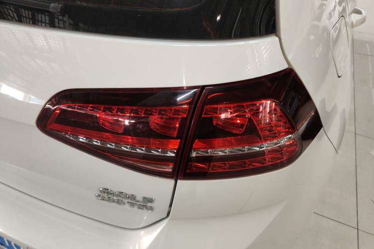 Used Volkswagen Golf 2017 230TSI Automatic Comfort Edition – Celebrating Milestone of One Million Units
