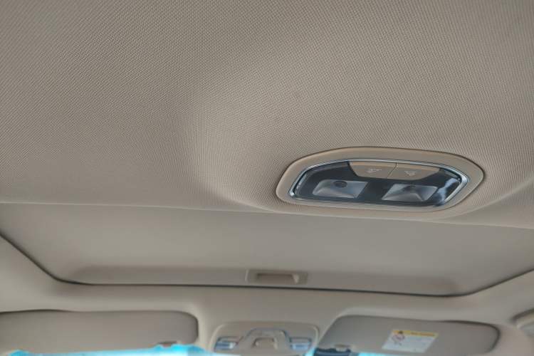 Used Geely Auto Emgrand 2017 Sedan Million Edition 1.5L CVT Upward Connectivity Version
