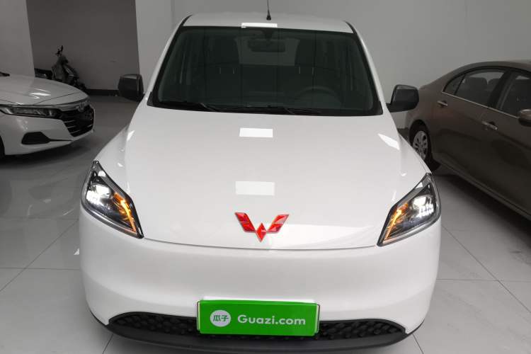 Used Wuling Hongguang New Energy 2024 All-Electric Model 300KM Practical Version
