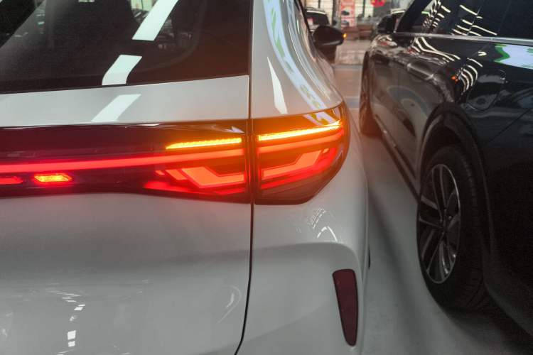 Used Volkswagen ID.UNYX 2024 Pro Long-Range Version
