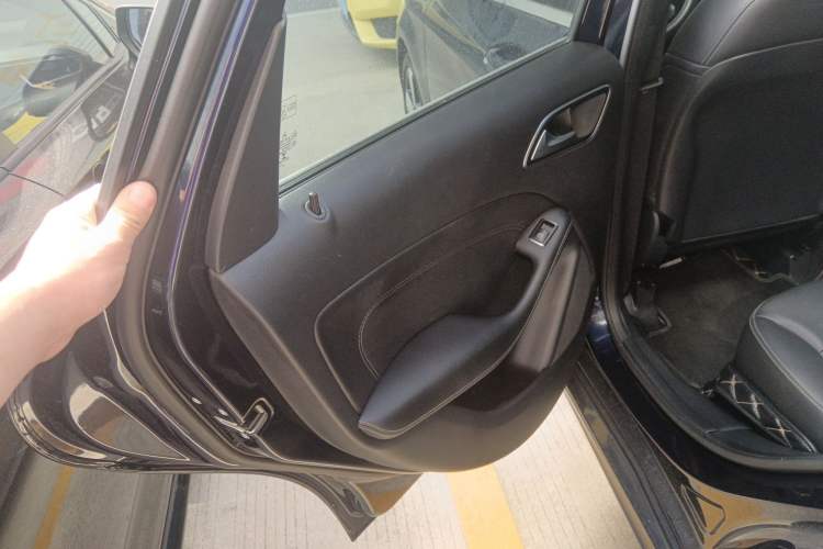 Used Mercedes-Benz B-Class 2017 B 200 Fashion Model
