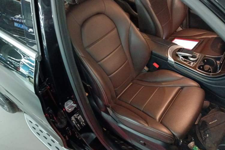 Used Mercedes-Benz GLC 2019 GLC 260 L 4MATIC Dynamic Model
