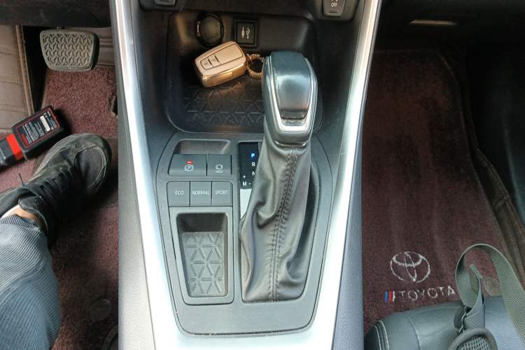 Used Toyota Wildlander 2022 2.0L CVT Two-Wheel Drive Luxury PLUS Edition
