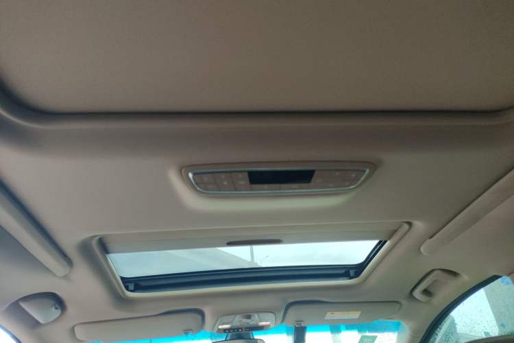 Used Buick GL8 2017 ES 28T Luxury Model China V Standard
