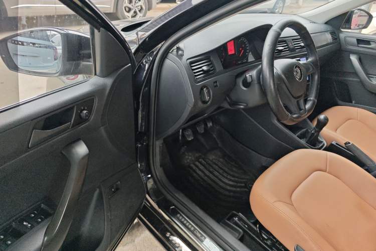 Used Volkswagen Santana 2018 1.5L Manual Fashion Edition