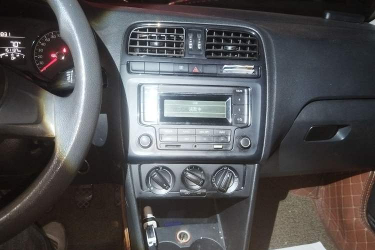 Used Volkswagen Polo 2014 1.4L Manual Fashion Edition