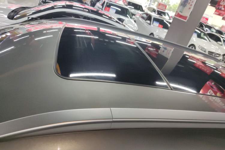 Used  Lingyun 2024 300T Two-Wheel Drive Starlight Edition
