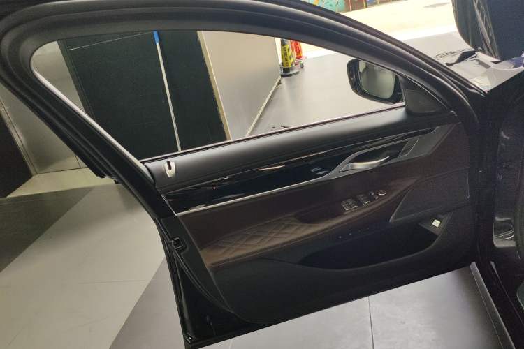 Used BMW 7 Series 2019 Restyled 740Li Leading Edition M Sport Package
