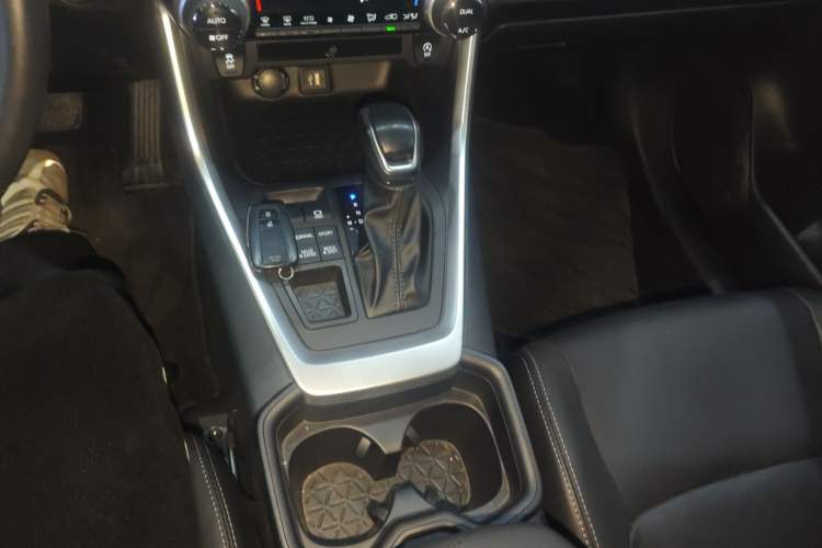 Used Toyota Wildlander 2023 2.0L CVT Four-Wheel Drive Luxury PLUS Edition
