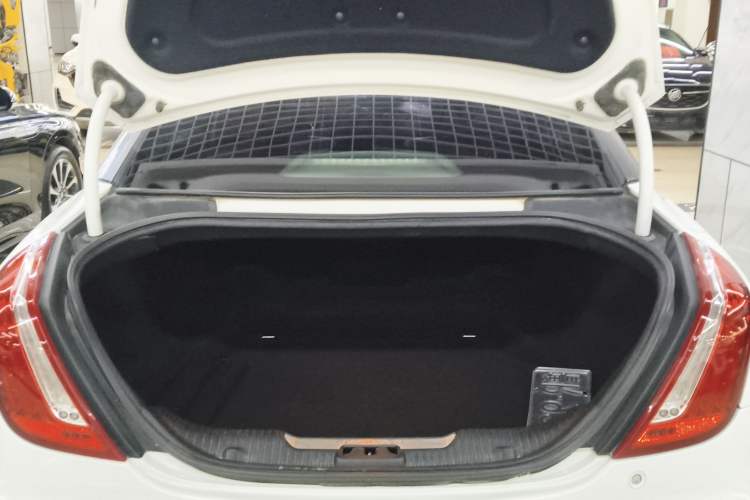 Used Jaguar XJ 2014 XJL 2.0T Two-Wheel-Drive Elegant Business Edition
