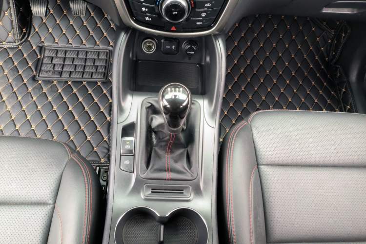 Used Changan CS75 2016 1.5T Manual FENGSHANG Model
