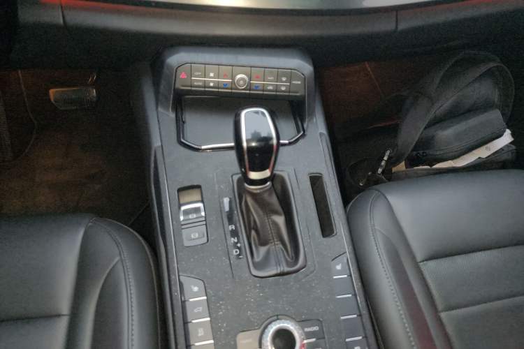 Used Wey VV7 2017 2.0T Ultra-Luxury Version
