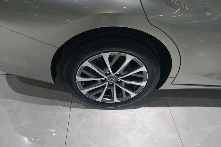 Used Lexus ES 2022 200 Excellence Edition
