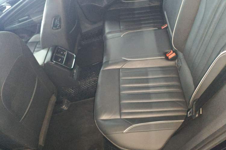 Used Volkswagen Passat 2022 330TSI Elite Edition Custom Version
