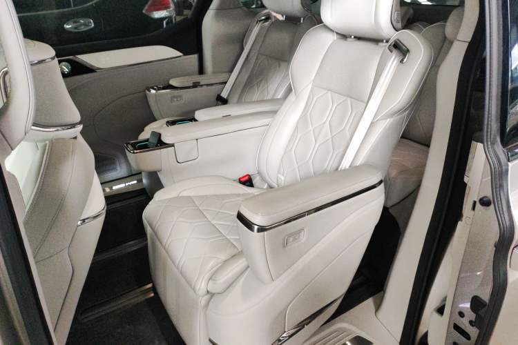 Used Volvo EM90 2025 Ultra Six-Seater