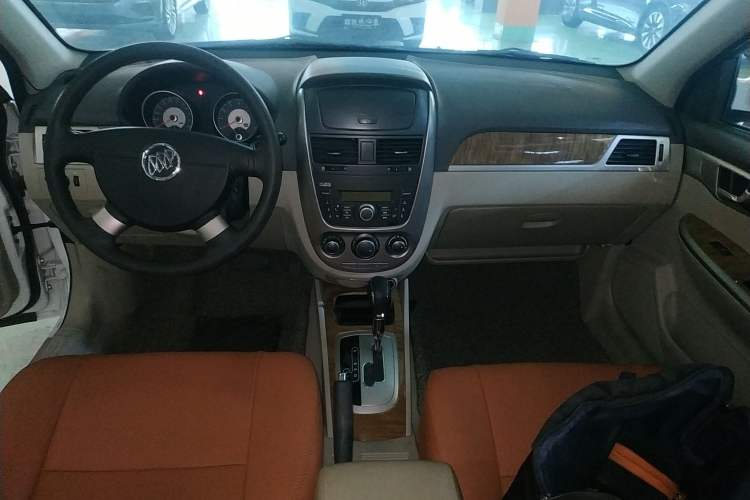 Used Buick Excelle 2015 1.5L Automatic Classic Model
