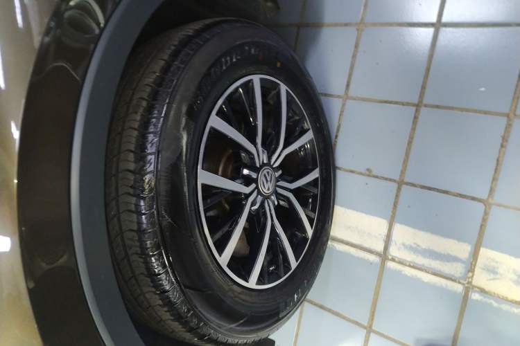 Used Volkswagen Tiguan L 2017 330TSI Automatic Two-Wheel Drive Luxury Edition