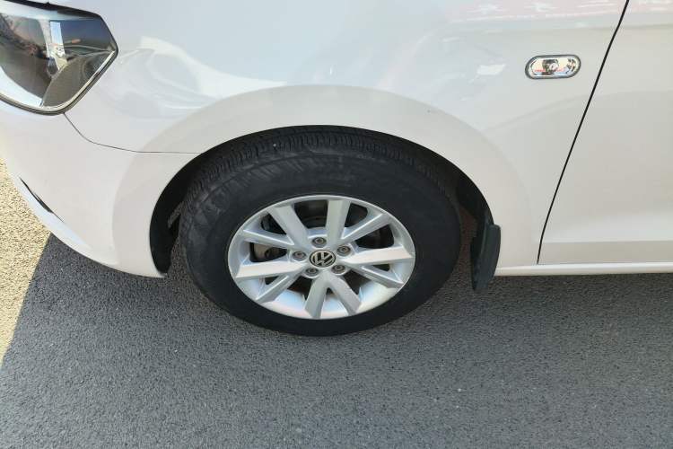 Used Volkswagen Jetta 2015 1.6L Manual Fashion Edition