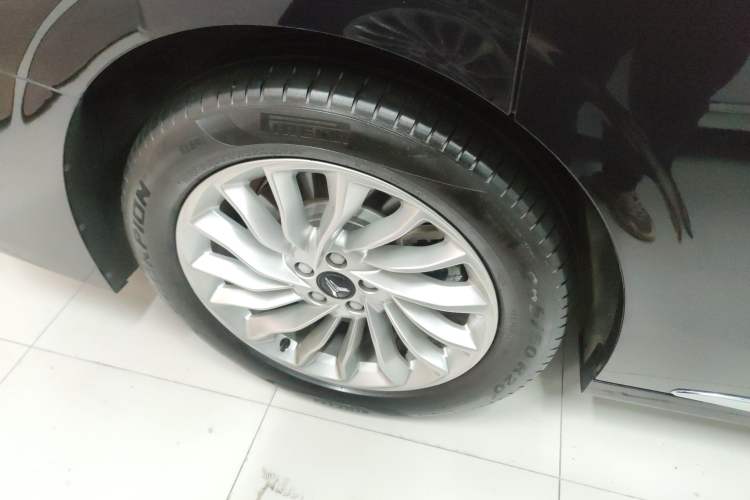 Used VOYAH Dream 2024 PHEV Extended-Range Premium Edition
