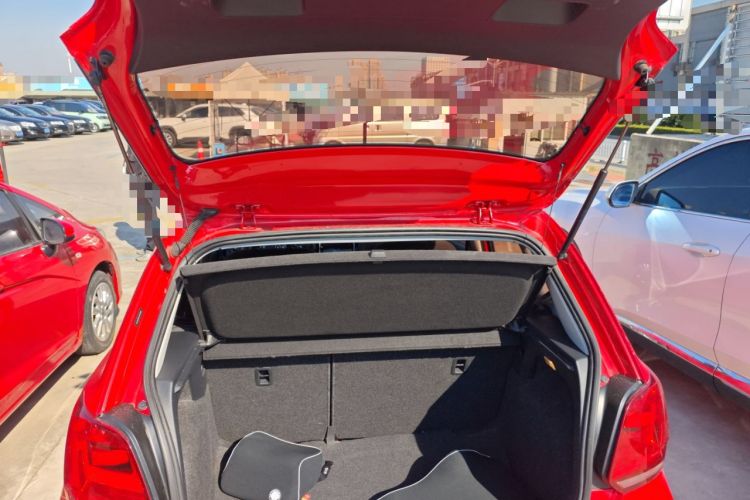 Used Volkswagen Polo 2016 1.6L Automatic Comfort Model
