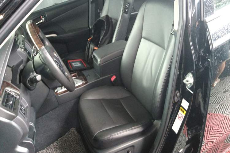 Used Toyota Camry 2015 2.5G Luxury Navigation Edition
