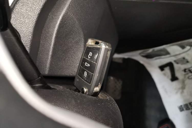 Used Volkswagen T-ROC 2018 280TSI DSG Two-Wheel Drive Advanced Version China V Emission Standard
