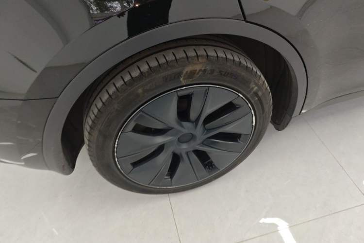 Used Tesla Model Y 2023 Rear-Wheel-Drive Version
