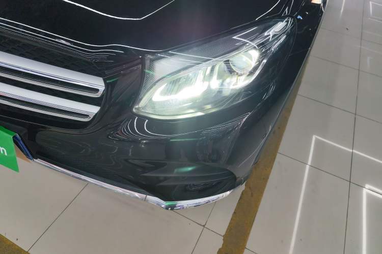 Used Mercedes-Benz GLC 2019 Facelift GLC 260 L 4MATIC Luxury Model
