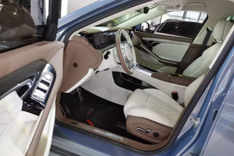 Used VOYAH FREE 2021 Four-Wheel Drive Standard Range-Extended Exclusive Luxury Package
