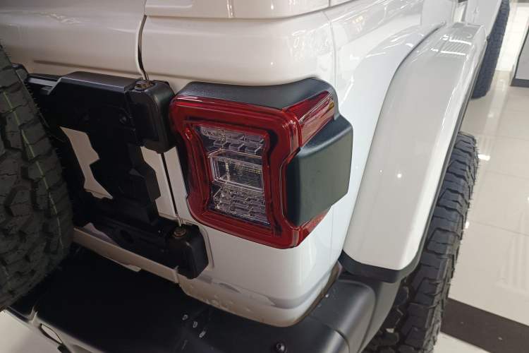 Used  Wrangler 2022 2.0T High Altitude Four-Door Edition
