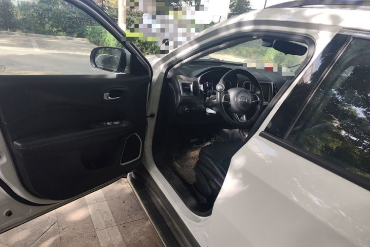 Used  Compass 2017 200T Automatic Family Edition
