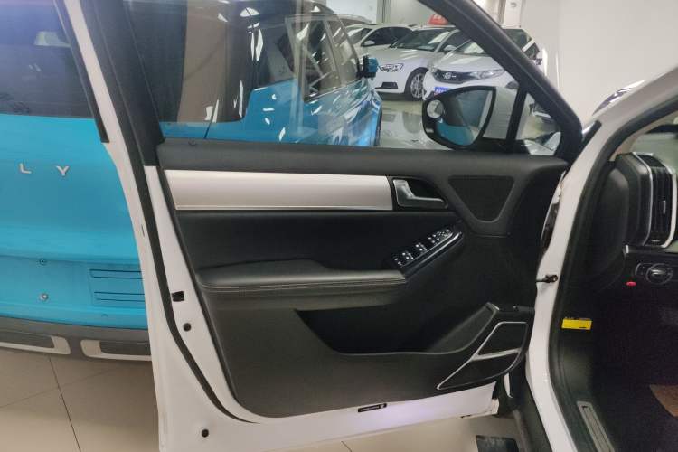 Used BYD Tang 2019 2.0T Automatic SmartConnect Prestige 5-Seater China VI Standard
