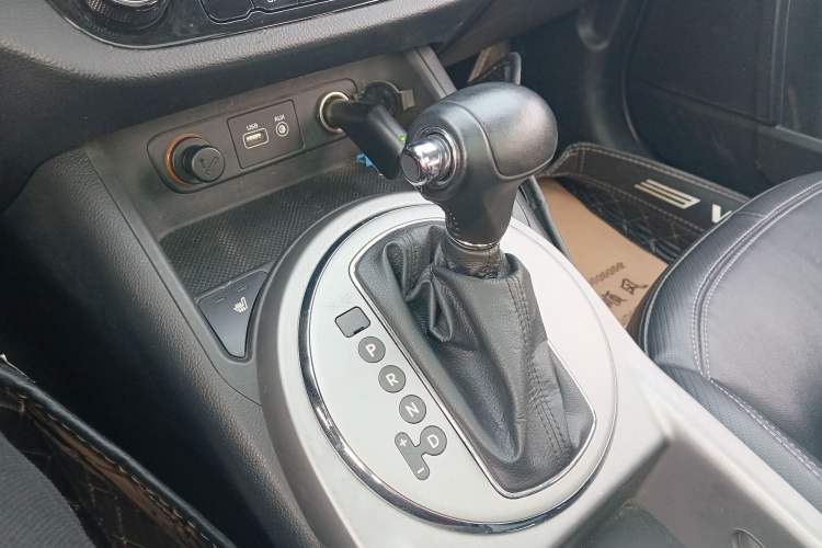 Used Kia Sportage R 2015 2.0L Automatic Two-Wheel Drive DLX Model