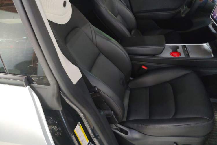 Used Tesla Model Y 2024 Rear-Wheel-Drive Version
