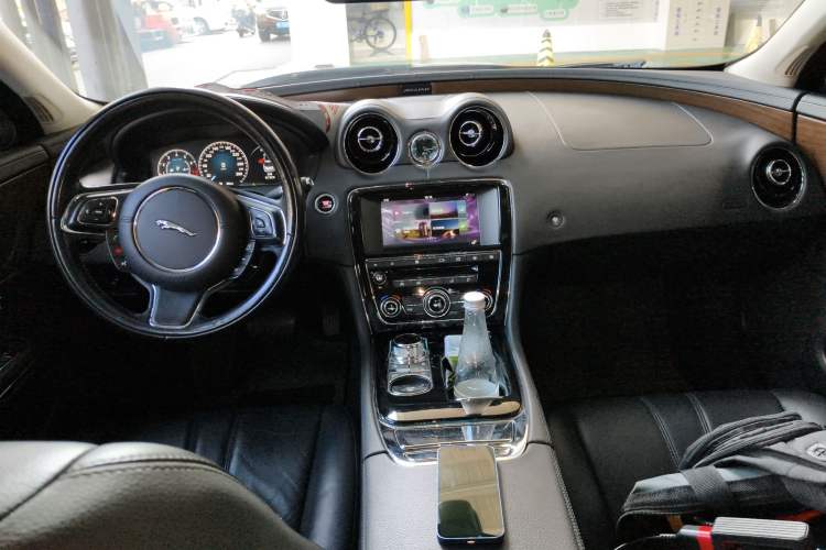 Used Jaguar XJ 2016 XJL 3.0 SC Two-Wheel-Drive Elegant Business Edition
