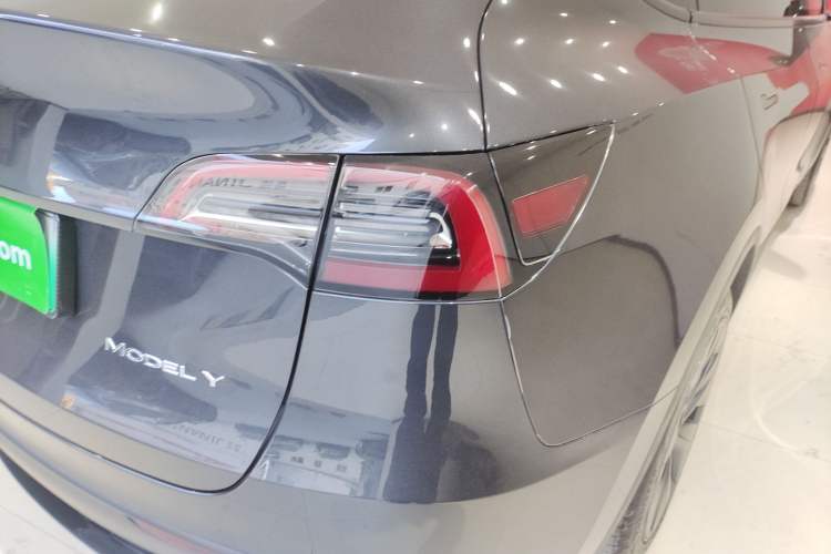 Used Tesla Model Y 2024 Rear-Wheel-Drive Version
