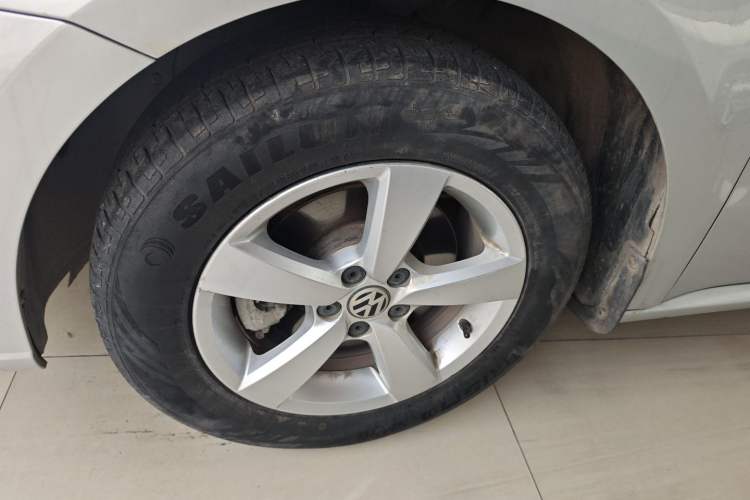 Used Volkswagen Lavida 2013 Revised Classic 1.6L Manual Fashion Edition