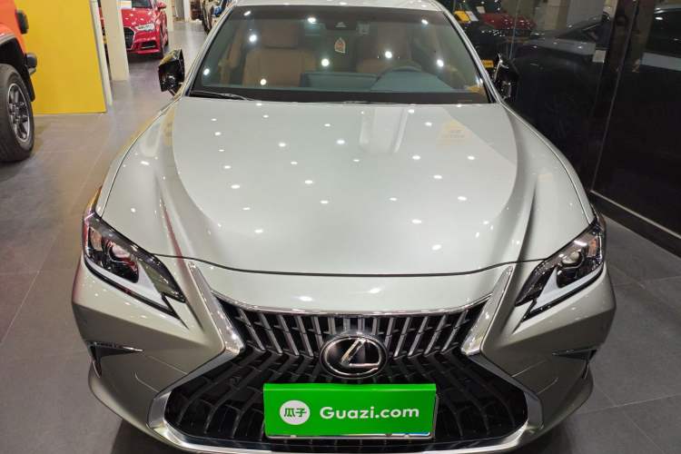 Used Lexus ES 2022 300h Excellence Edition
