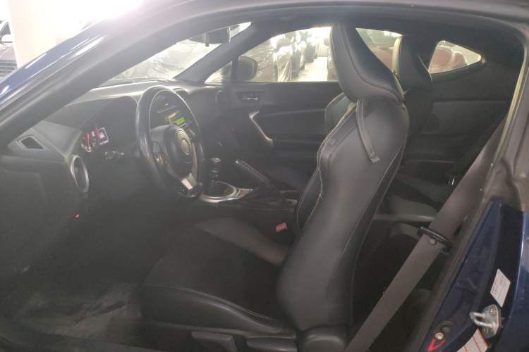 Used Toyota 86 2017 2.0L Manual Luxury Edition
