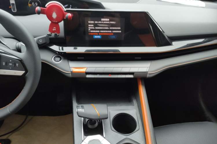 Used Changan UNI-V 2022 1.5T Prestige Version
