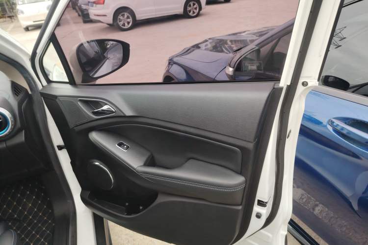 Used BYD Yuan New Energy 2018 EV360 Smart Connect Cool Edition
