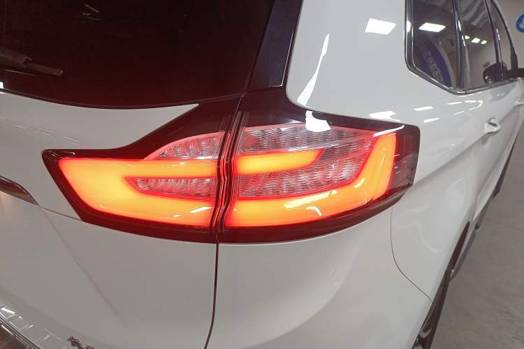 Used Ford Edge 2020 EcoBoost 245 Two-Wheel Drive Titanium 7-Seater
