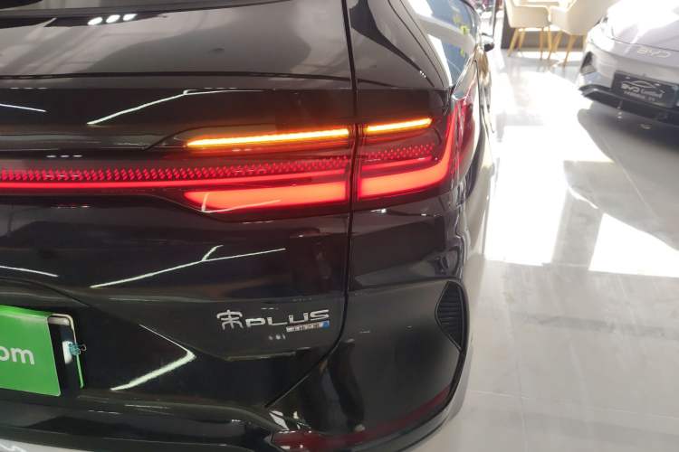 Used BYD Song PLUS New Energy 2025 EV Intelligent Driving Version 520km Premium Model
