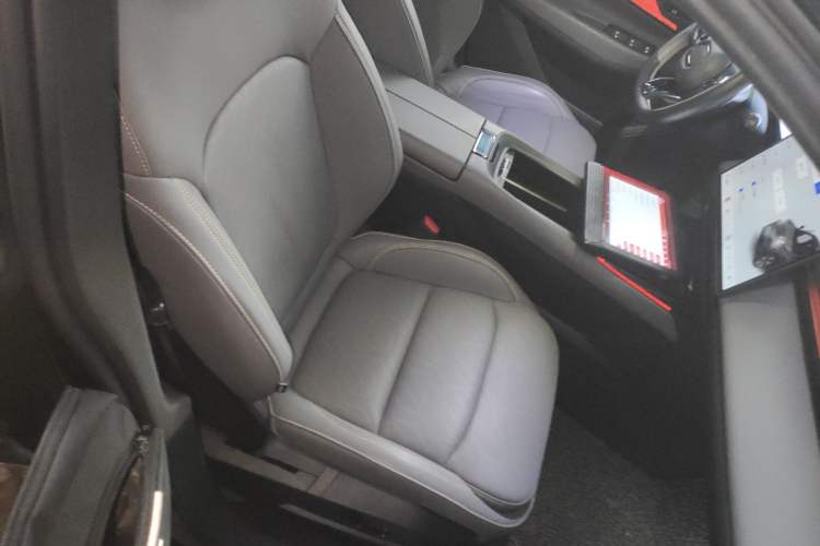 Used Lynk & Co 08 EM-P 2024 120km Long-Range Plus